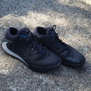 Nike Freak I basketball shoes